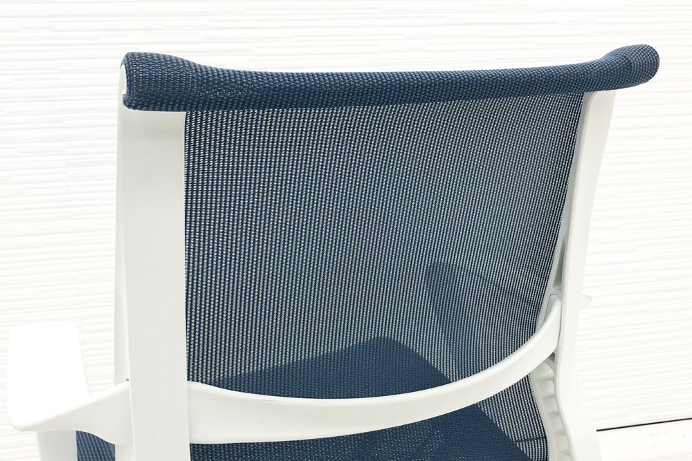 ハーマンミラー セトゥーチェア (Setu Chair) 中古 マルチパーパスチェア ５本脚タイプ リボンアーム ベリーブルー画像