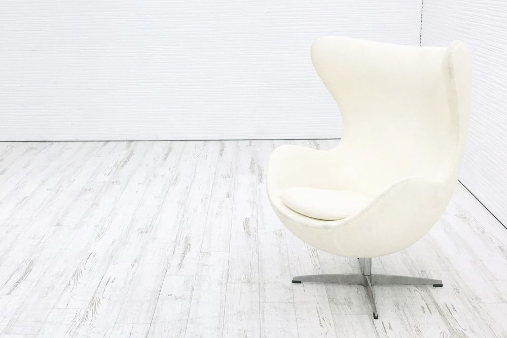 アルネヤコブセン エッグチェア Egg chair リプロダクト品 Arne Jacobsen デザインチェア 中古オフィス家具 ホワイト画像