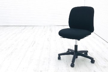 イトーキ ボニートチェア 2015年製 中古オフィスチェア クッション 肘無 ブラック 事務椅子 ITOKI 中古オフィス家具 KT-140GK-T1T1画像