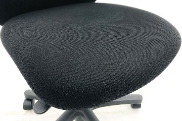 イトーキ ボニートチェア 2015年製 中古オフィスチェア クッション 肘無 ブラック 事務椅子 ITOKI 中古オフィス家具 KT-140GK-T1T1画像