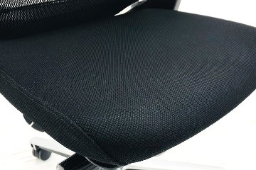 コクヨ インスパインチェア 2019年製 INSPINE 中古チェア KOKUYO クッション 可動肘 中古オフィス家具 ブラック CRS-G2502E6画像
