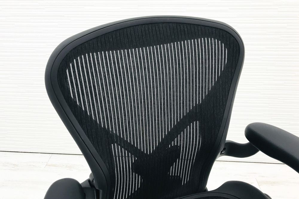 ハーマンミラー アーロンチェア 2013年製 Bサイズ フル装備 ポスチャーフィット メッシュ Herman Miller 中古オフィス家具 肘レバータイプ画像