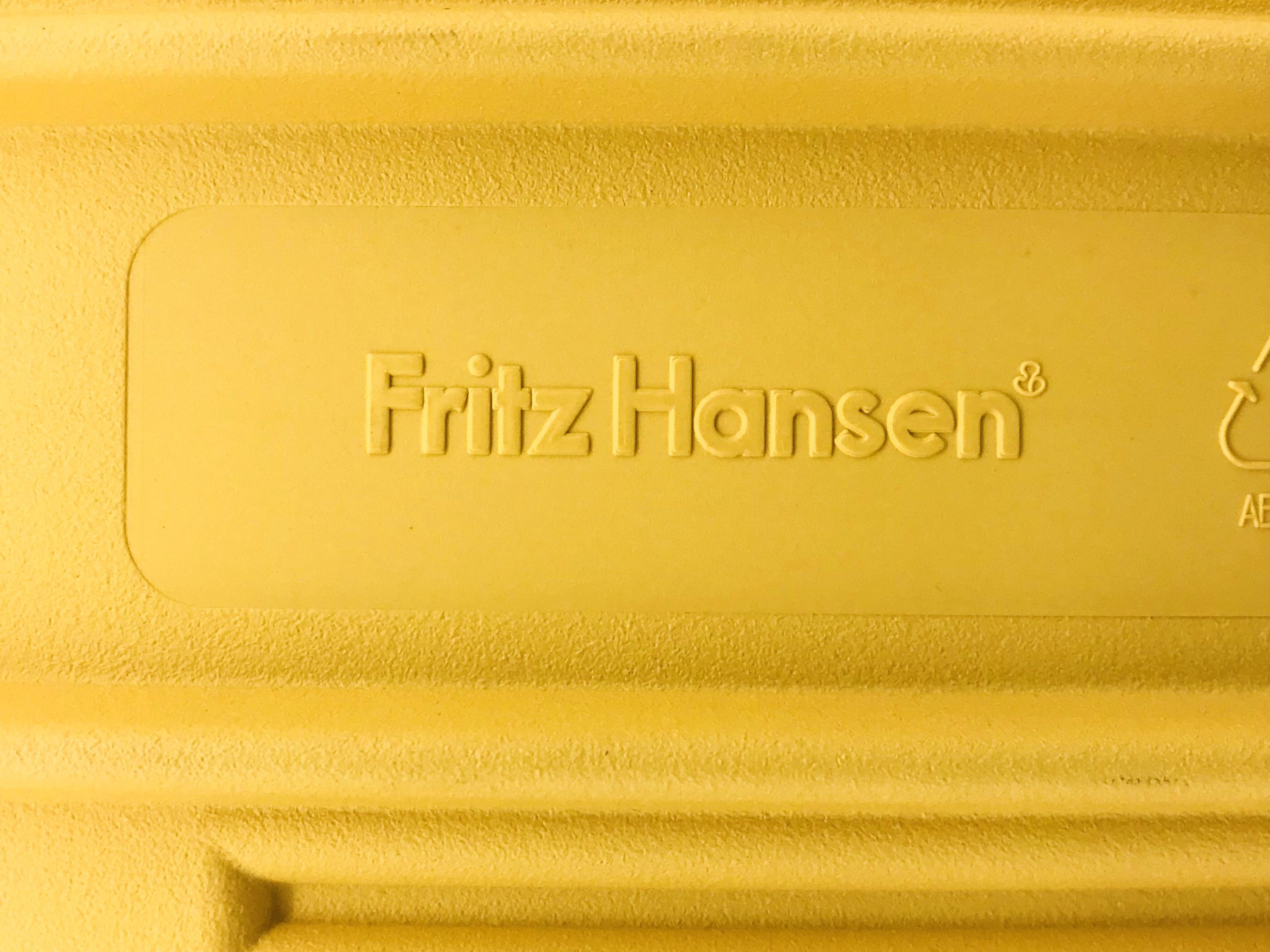 フリッツハンセン ビンテージチェア FritzHansen アンサンブル ENSEMBLE ミーティングチェア スタッキングチェア イエロー画像