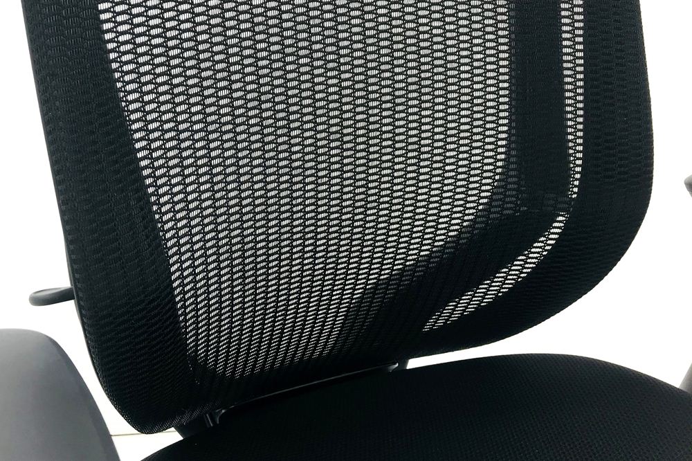 オカムラ シルフィーチェア 2019年製 ハイバック 可動肘 中古チェア Sylphy メッシュ 中古オフィス家具 C685XR-FMP1 ブラック画像