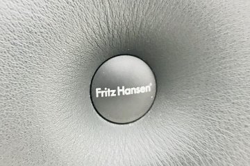 フリッツハンセン スピンチェア FritzHansen SPIN ミーティングチェア デスクチェア 革 レザー 肘付 中古オフィス家具画像