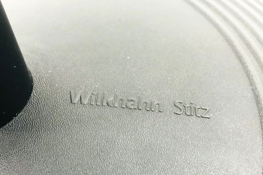 ウィルクハーン スティッツ ハーフシーティングチェア Wilkhahn Stitz ミーティングチェア 多目的チェア 昇降スツール 中古オフィス家具 座コルク画像