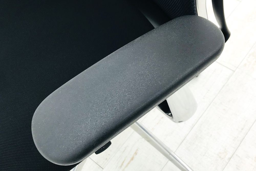 コクヨ フォスターチェア 2016年製 中古 KOKUYO FOSTER フォスター メッシュ 固定肘 事務椅子 中古オフィス家具 ブラック画像