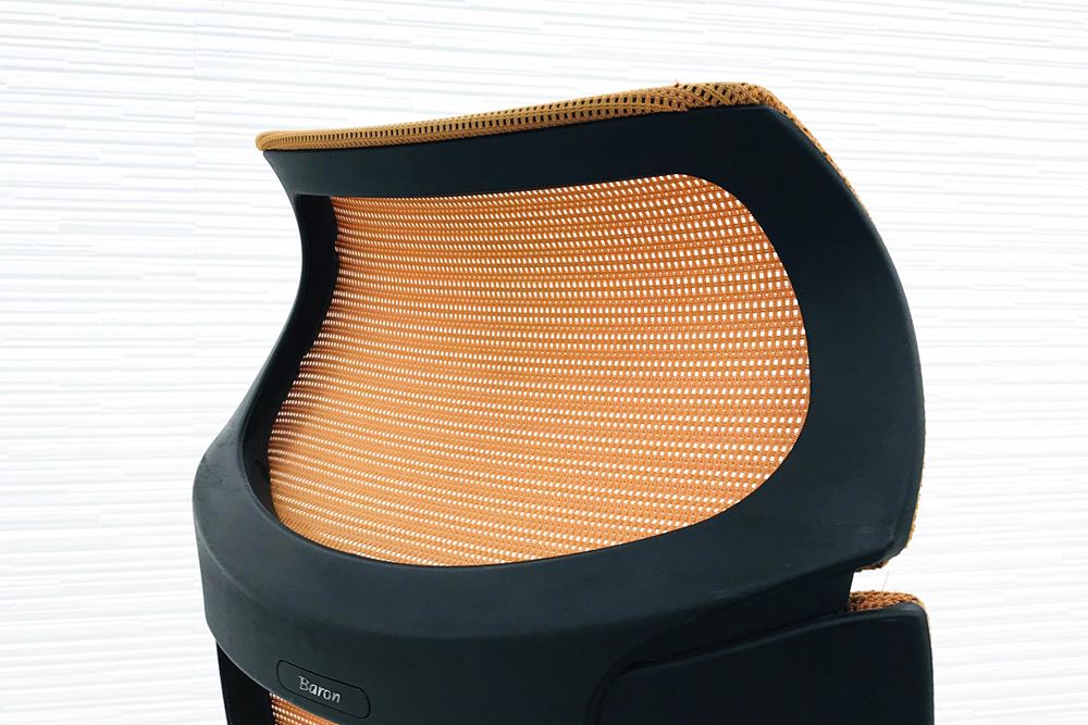 オカムラ バロンチェア バロン エクストラハイバック クッション 可動肘 シルバーフレーム 高機能チェア 中古オフィス家具 オレンジ画像
