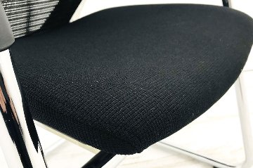 オカムラ バロンチェア ミーティングチェア 中古 多目的チェア 会議椅子 メッシュ 座クッション 中古オフィス家具 ブラック画像