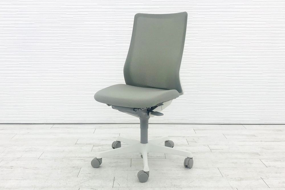 オカムラ フルーエントチェア 2020年製 中古 肘なし ハイバック 事務椅子 オフィスチェア CB35WW-FKA3 中古オフィス家具画像