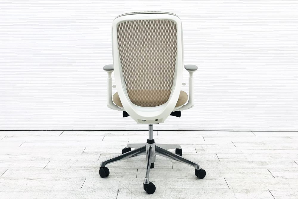オカムラ シルフィーチェア 中古 2020年製 オフィスチェア ハイバック メッシュ 可動肘 事務椅子 中古チェア 中古オフィス家具 ベージュ画像