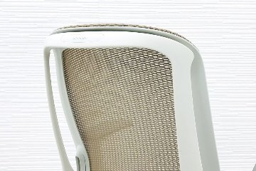 オカムラ シルフィーチェア 中古 2020年製 オフィスチェア ハイバック メッシュ 可動肘 事務椅子 中古チェア 中古オフィス家具 ベージュ画像