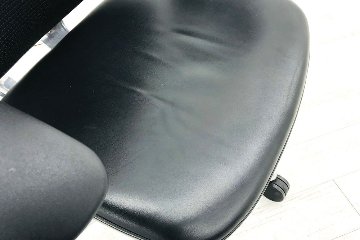 コンテッサチェア 中古 オカムラ コンテッサ 中古オフィス家具  オフィスチェア ブラック 皮 メッシュ 高級椅子 事務椅子画像