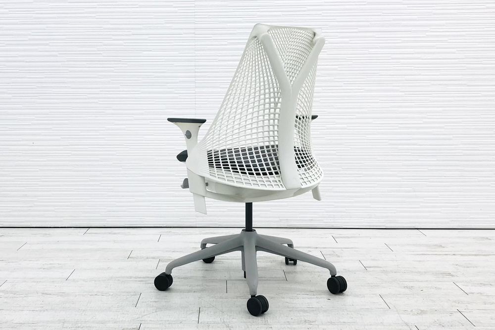 セイルチェア ハーマンミラー SAYL Chairs 中古 前傾チルト 可動肘 デザインチェア 中古オフィス家具 座グレー 背ホワイト画像