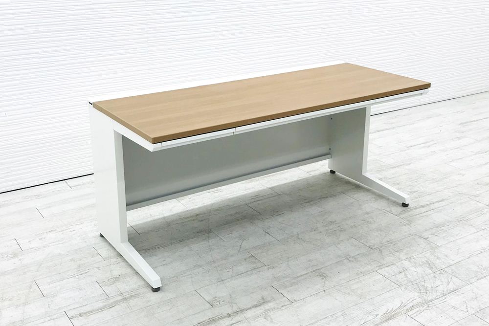 オカムラ アドバンス 幅1600 平机 木目 中古机 平デスク 事務机 W1600 中古オフィス家具 引き出し付きの画像
