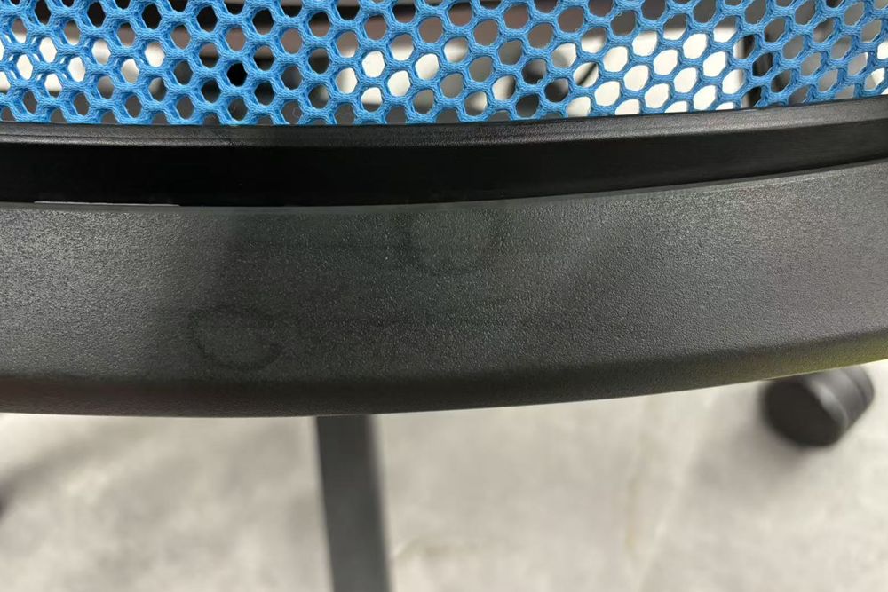 スチールケース シンクチェア 2016年製 中古 クッション メッシュ Steelcase Think 固定肘 中古オフィス家具 465A300 ブルーの画像