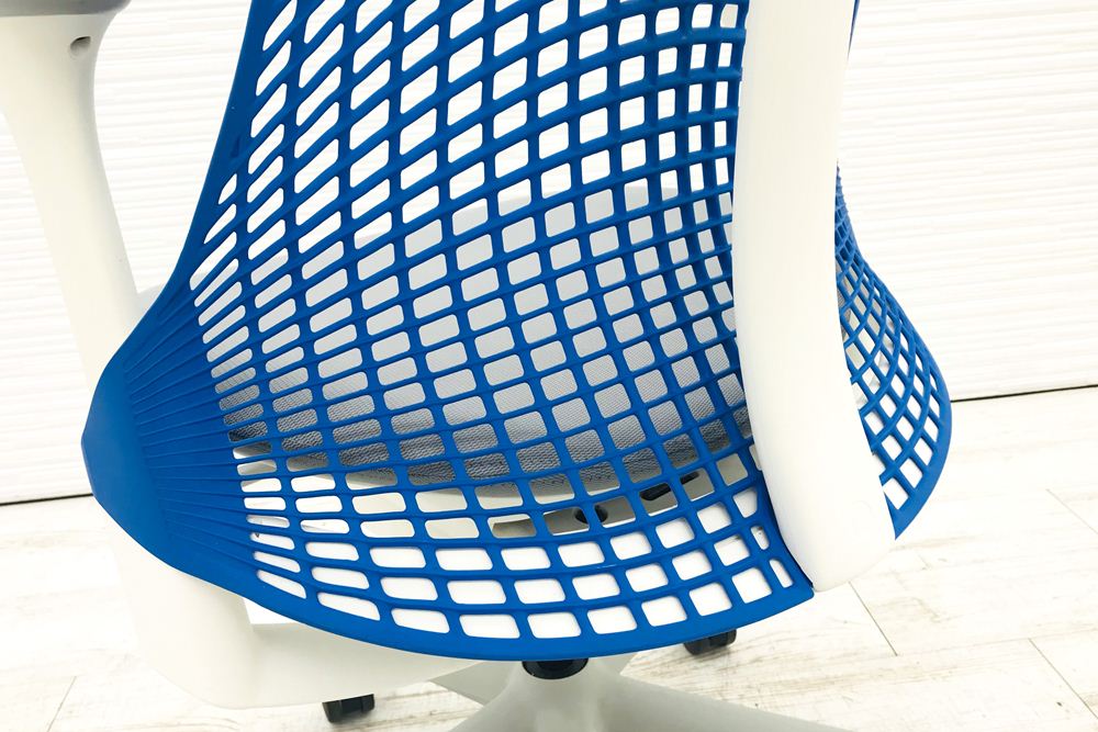 ハーマンミラー セイルチェア 2014年製 中古 前傾チルト 固定肘 SAYL Chairs デザインチェア 中古オフィス家具 ブルー画像