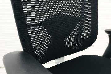 コンテッサチェア オカムラ 中古 コンテッサ シルバーフレーム 可動肘 中古オフィス家具 高機能チェア クッション ブラック画像