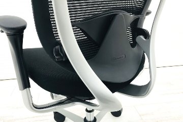 コンテッサチェア オカムラ 中古 コンテッサ シルバーフレーム 可動肘 中古オフィス家具 高機能チェア ブラック クッション画像