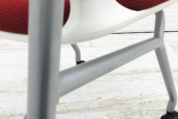 オカムラ ルナチェア 【4脚セット】 2016年製 中古 ミーティングチェア 中古チェア 会議椅子 中古オフィス家具 81S1AA レッド画像