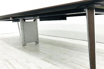 オカムラ プリシード 中古 大型会議机 会議テーブル 幅4000 ミーティングテーブル 会議机 中古オフィス家具 舟形天板 ネオウッドダーク画像