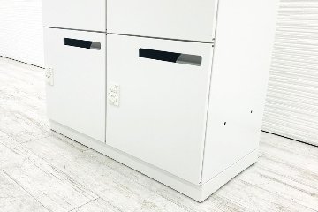 コクヨ エディア 8人用ロッカー スチール 中古 ロッカー メールボックス ホワイト パーソナルロッカー 中古オフィス家具 BWUH-RN82XM79SAW画像