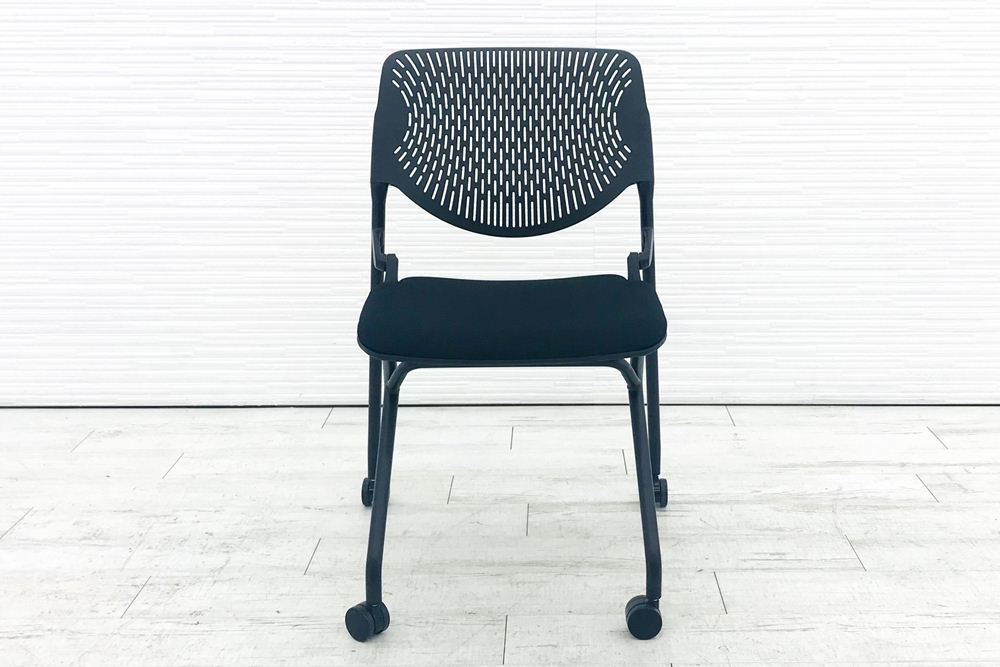 オカムラ ルナチェア 2018年製 中古 ミーティングチェア 中古チェア 会議椅子 中古オフィス家具 81S1CK ブラック画像