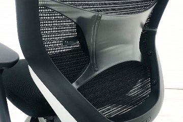 バロンチェア 2019年製 オカムラ 中古 ローバック シルバーフレーム クッション ランバーサポート 可動肘 中古オフィス家具 ブラック画像