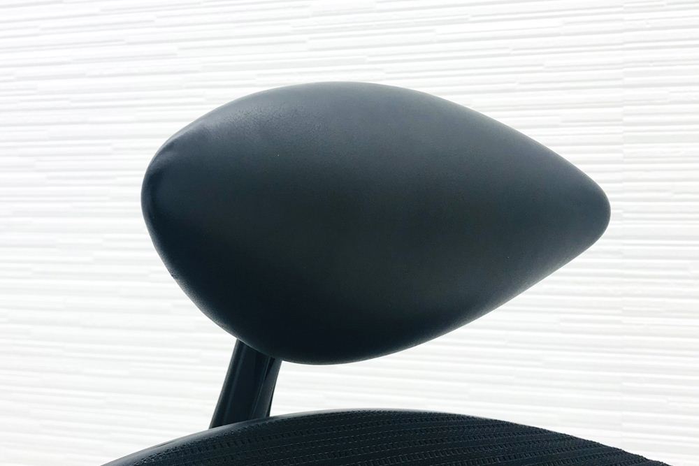 オカムラ コンテッサチェア 2013年製 中古 コンテッサ ヘッドレスト付 ブラックフレーム メッシュ 中古オフィス家具 高機能チェア ブラック画像