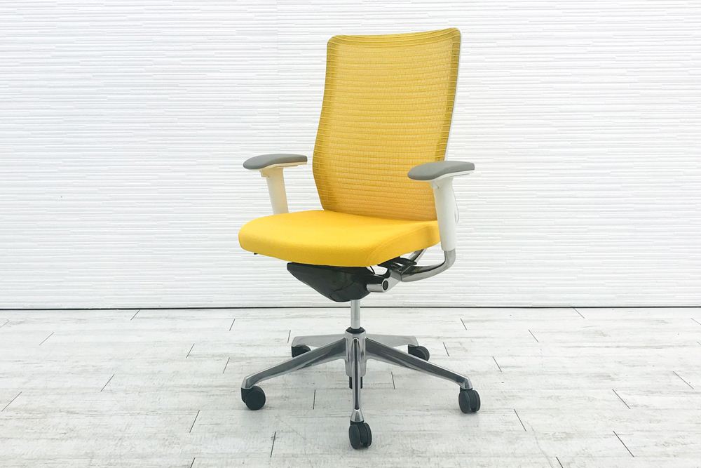 オカムラ コーラルチェア ハイバック 中古 メッシュ 可動肘 中古オフィス家具 中古チェア 事務椅子 OAチェア マンゴーイエロー CQ85BW-FSH6画像
