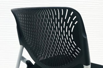 ルナチェア オカムラ 2017年製 中古 ミーティングチェア 中古チェア 会議椅子 中古オフィス家具 81S1CA ブラック画像