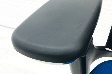 コクヨ インスパインチェア 2017年製 INSPINE 中古チェア KOKUYO クッション 可動肘 中古事務椅子 中古オフィス家具 CRS-G2502E6 ブルー/ブラック画像