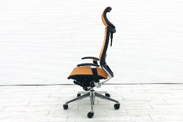 バロンチェア 2016年製 オカムラ エクストラハイバック メッシュ 可動肘 高機能チェア 中古オフィス家具 可動ヘッドレスト オレンジ画像