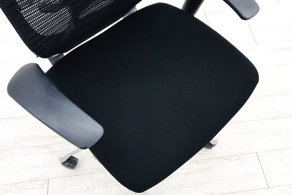 バロンチェア ブラック オカムラ 2013年製 中古 中古オフィス家具 ポリッシュフレーム メッシュ ハイバック オフィスチェア ランバーサポート画像