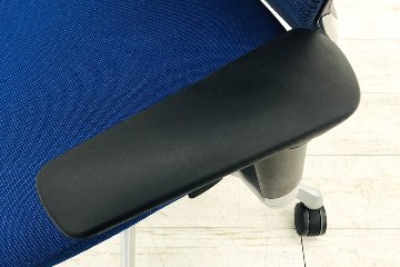 バロンチェア オカムラ エクストラハイバック 2018年製 中古 可動肘 固定ヘッドレスト 中古オフィス家具 ミディアムブルー画像