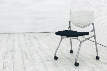 オカムラ ルナチェア 2017年製 中古 ミーティングチェア 中古チェア 会議椅子 中古オフィス家具 81S1AA ブラック画像