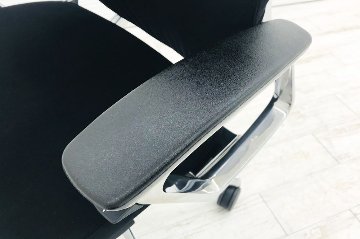 オカムラ デュークチェア 2016年製 ハイバック スエード調クロス 高機能チェア 中古オフィス家具 ブラック画像