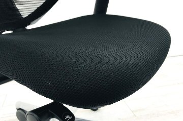 サブリナチェア 中古 オカムラ サブリナ 2016年製 ハイバック メッシュ 中古オフィス家具 事務椅子 オフィスチェア 可動肘 ブラック画像