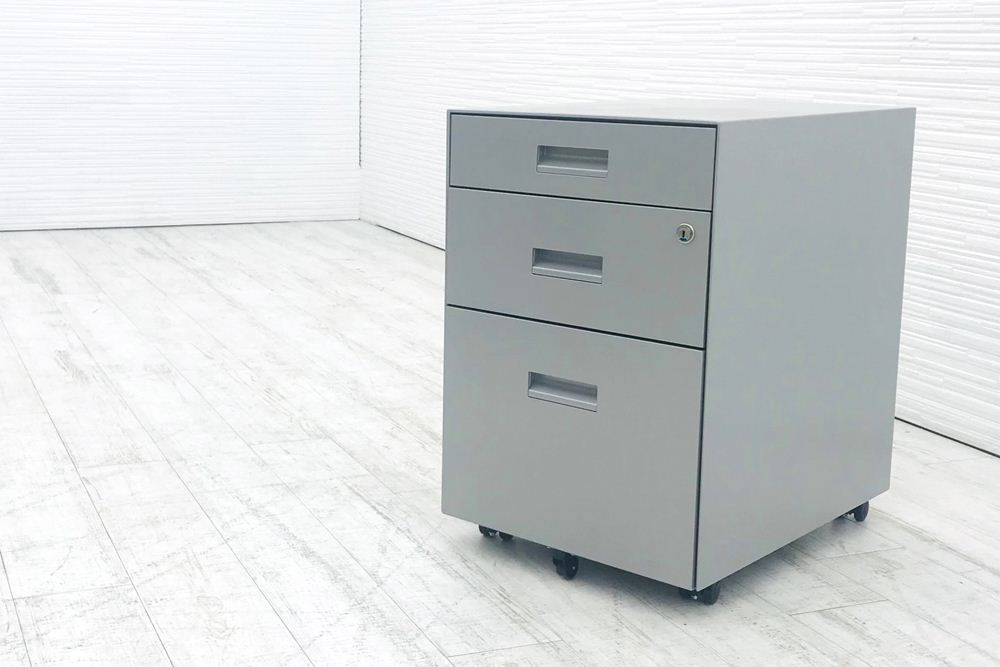 3段ワゴン 中古 未使用品 スチールケース Steelcase 脇机 収納家具 ワゴン3段 中古オフィス家具 シルバーの画像