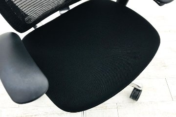 オカムラ コンテッサセコンダ コンテッサチェア 2018年製 中古 大型ヘッドレスト 高機能チェア 中古オフィス家具 座クッション ブラック画像