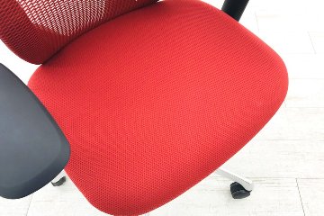 シルフィーチェア オカムラ 中古 2019年製 オフィスチェア ハイバック メッシュ 可動肘 事務椅子 中古チェア 中古オフィス家具 レッド画像