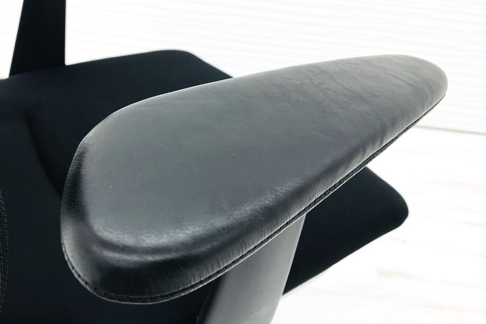 メダチェア 中古 ヴィトラ Vitra メダ MEDA 肘付 中古オフィス家具 ブラック 肘付 クッションの画像