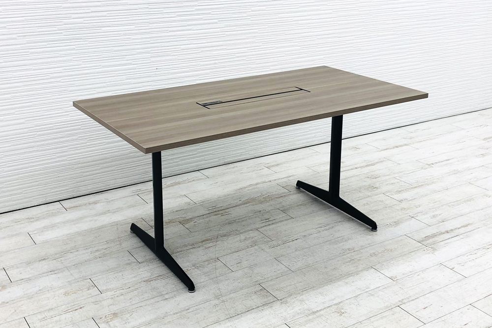 オカムラ ブレスタ 中古 小型会議テーブル 幅1550 奥行800 ミーティングテーブル 小型会議机 中古オフィス家具 プライズウッドミディアムの画像