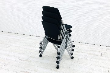 オカムラ リータチェア 中古 2020年製 【4脚セット】 LITA ミーティングチェア スタッキングチェア ネスティングチェア 会議椅子 ブラック画像