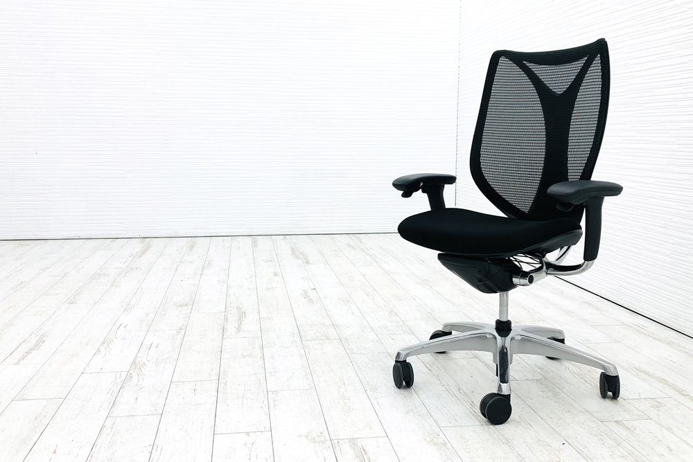 サブリナチェア オカムラ 中古 2013年製 スマートオペレーション 可動肘 中古オフィス家具 ブラック Sabrina Smart Operationの画像