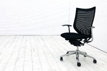 オカムラ バロンチェア ハイバック 中古 バロン 中古オフィス家具 ポリッシュフレーム 座クッション デザインアーム ブラックの画像