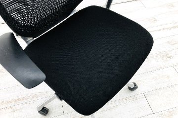 オカムラ バロンチェア ハイバック 中古 バロン 中古オフィス家具 ポリッシュフレーム 座クッション デザインアーム ブラック画像