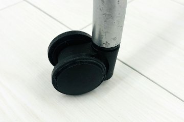 【4脚セット】 キャスター難あり ケイパーチェア ケイパー 中古 ハーマンミラー スタッキングチェア メッシュ ミーティングチェア 中古オフィス家具 グレー ブラックの画像