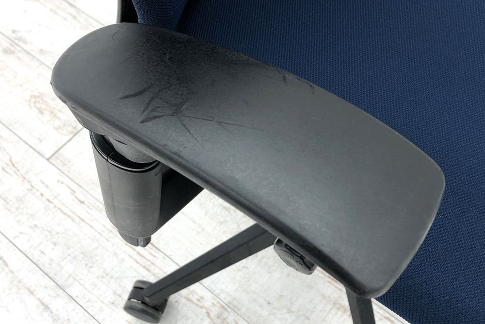 イトーキ フルゴチェア 中古 ア ハイバック クッション 可動肘 事務椅子 ITOKI 中古オフィス家具 ブルー画像
