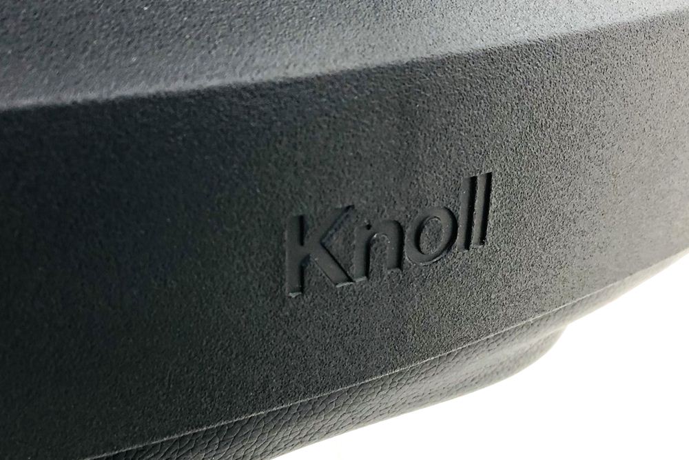 ノール Knoll ノル リミックスチェア 未使用品 中古 ハイバック アルミループ肘 アルミミラー脚 背裏：01/ストーム 張地 Volo：01/ブラック画像